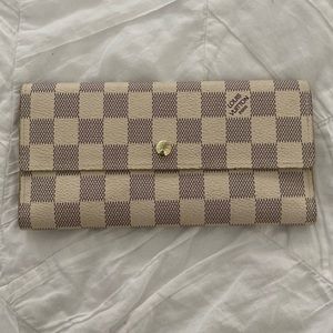 Checkered wallet (white & grey with gold accents)